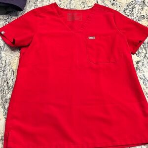 Figs Catarina one pocket scrub top. Size small. Red color